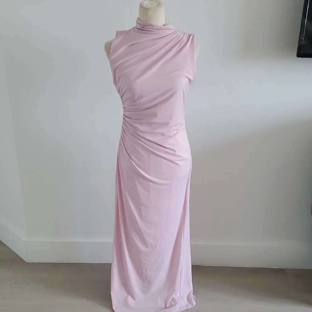 Zara women’s maxi Dress with side ruching size L new with tags. Pink